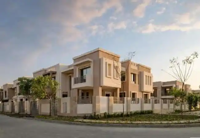 town house بفيو على جاردن فى كمبوند تاج سيتي taj city التجمع